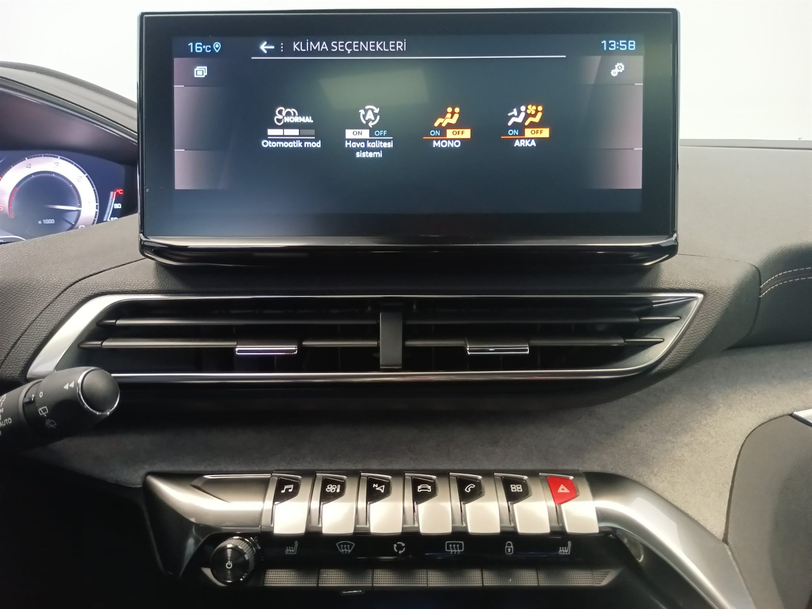 PEUGEOT 5008 21